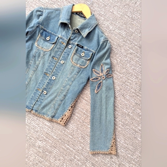 Vintage Bongo Womens (Small/3) Denim/Jean Jacket With Cream Crochet/Stitching - Picture 4 of 16